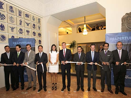 Tony Gali inaugura rehabilitación del Teatro de la Ciudad