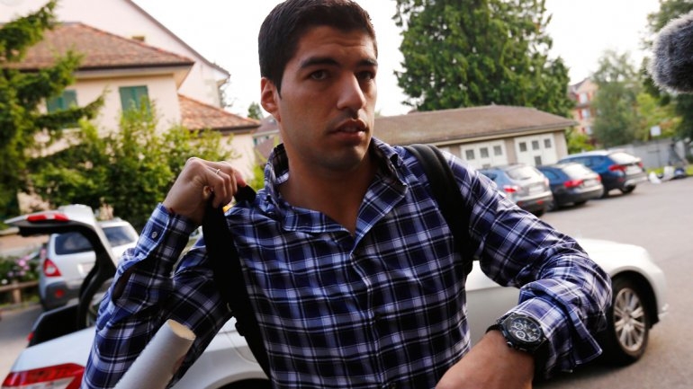 Luis Suárez pide ayuda psicológica para no morder rivales