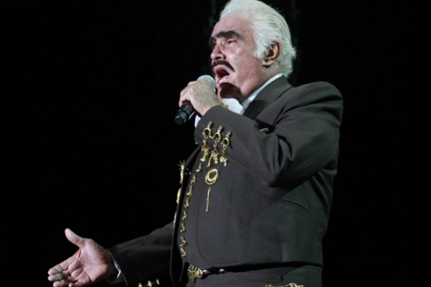 Vicente Fernández quiere despedirse cantando en el zócalo del DF