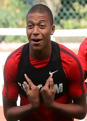 Mbappé sería negociado por el Mónaco con el PSG