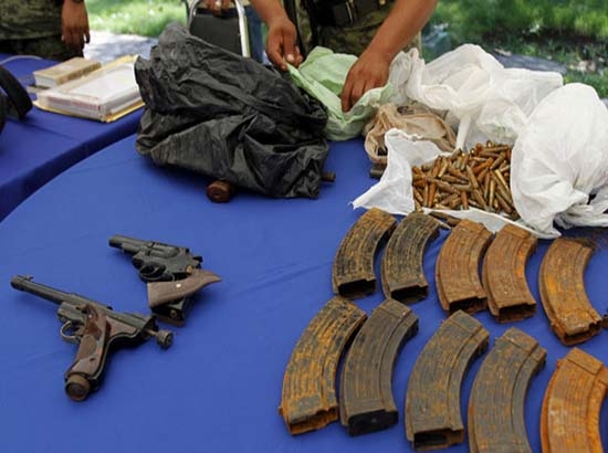 Hallan arsenal enterrado en Tlatlaya