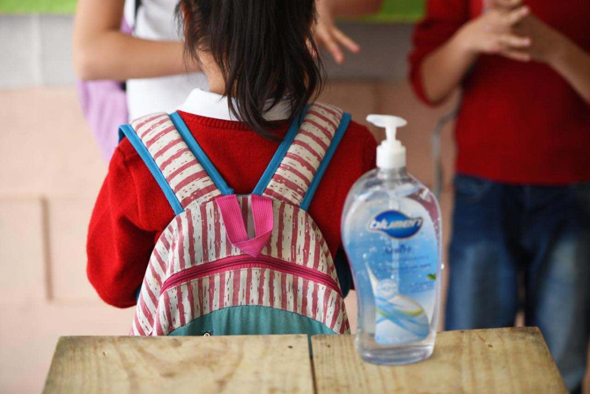 EU alerta por gel antibacterial tóxico hecho en México