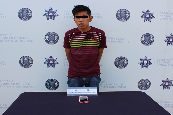 Así detuvieron y golpearon a ladrón de celulares en el Barrio del Artista en Puebla