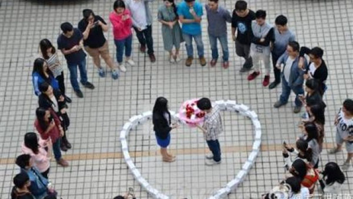 Compró 99 iPhone 6 para pedirle matrimonio a su novia… y lo rechazó