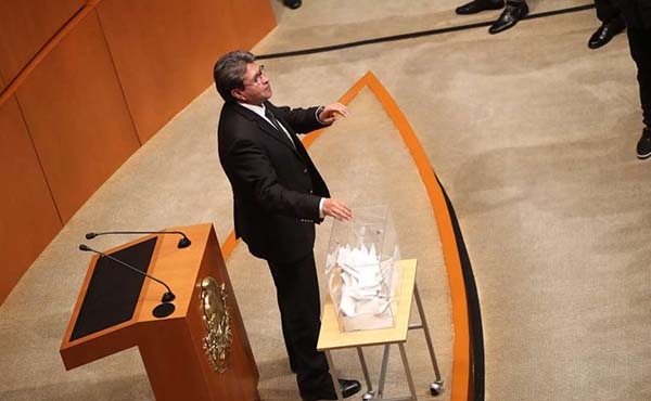 Monreal busca recortar al Tribunal Federal de Justicia Administrativa