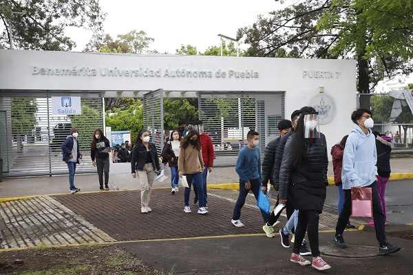 FOTOS: Sin contratiempos inicia examen de admisión BUAP para preparatorias