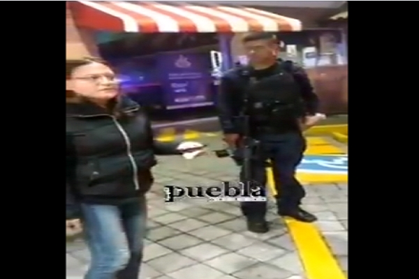 Cinco ladrones atracaron distribuidor Telcel en Valle Dorado