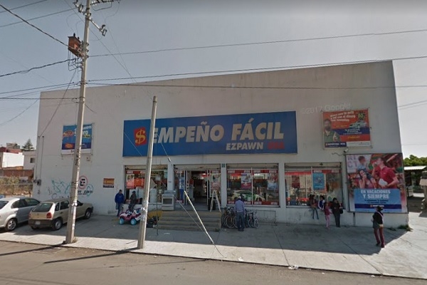 Policías y ladrones protagonizaron persecución por asalto a tienda de empeño en Puebla