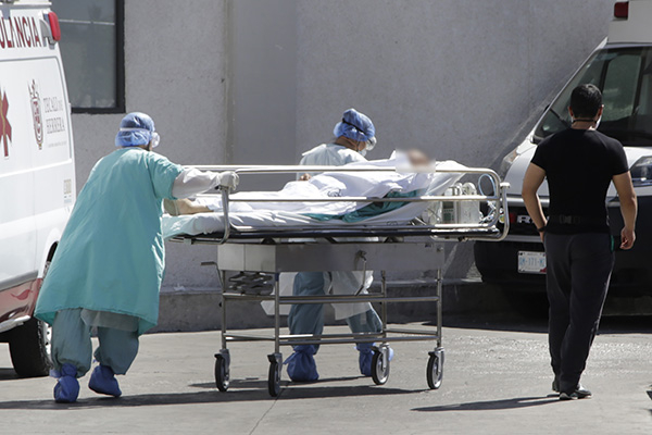 IMSS en Puebla suma 11 becarios positivos a COVID