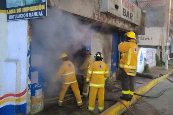 Bar Pinocho´s reducido a cenizas tras incendio en la colonia Joaquín Colombres