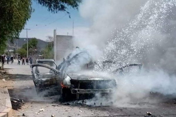 Explota vehículo con pirotecnia en Huitziltepec; hay dos personas lesionadas