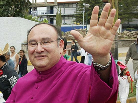 Papa acepta renuncia de obispo mexicano señalado de encubrir pederastia