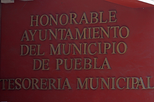 Emiten 2 mil observaciones a entrega de administración de Claudia Rivera