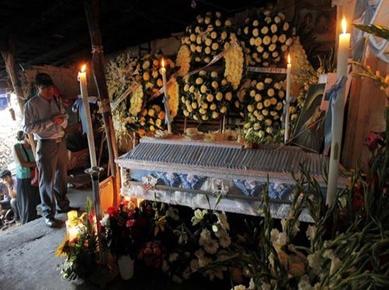 Acusan a policías federales de asesinar a maestro en Tlapa, Guerrero