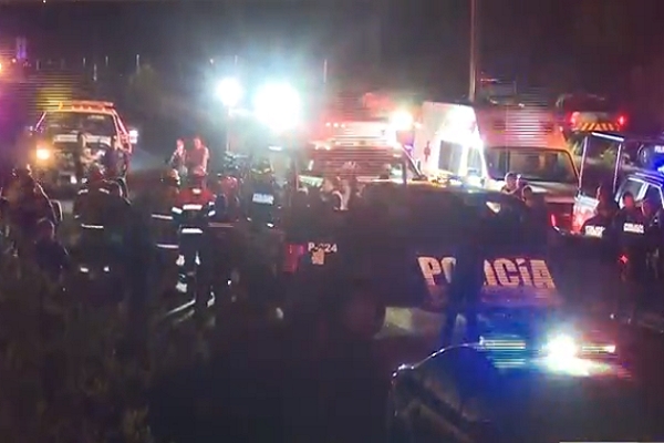 Atracaron Oxxo en La Guadalupana y mueren dos tras volcar taxi cuando escapaban