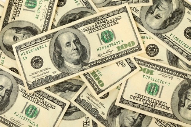 Dólar al menudeo rompe nuevo récord y cierra en 16.01 pesos
