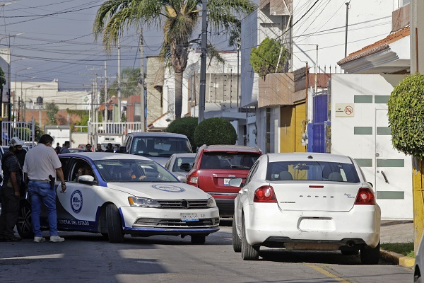 Roban camioneta, celulares y computadoras de oficinas de Eric Cotoñeto en Puebla