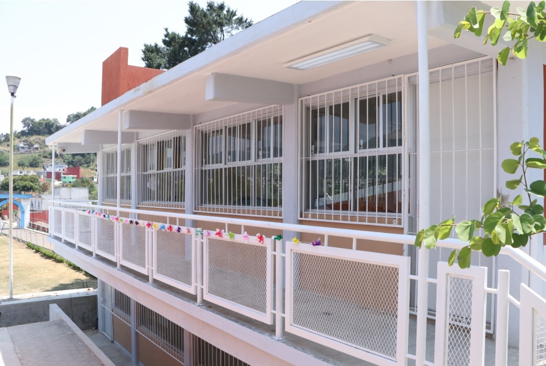 Rehabilitan 480 escuelas públicas de Puebla