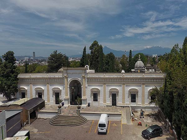 En Puebla no abrirán panteones municipales por Día del Padre