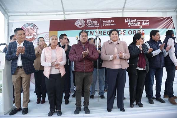 Karina Pérez ya anda en campaña, promueve su proyecto político en entrega de obras