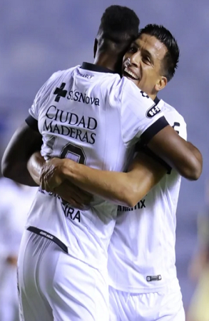 Gallos Blancos goleó 4-1 al América y rompe la quiniela de la J5