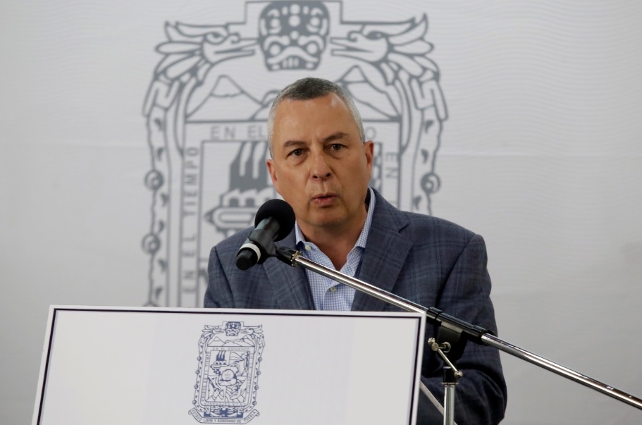 Víctor Carrancá ratifica su renuncia ante el Congreso