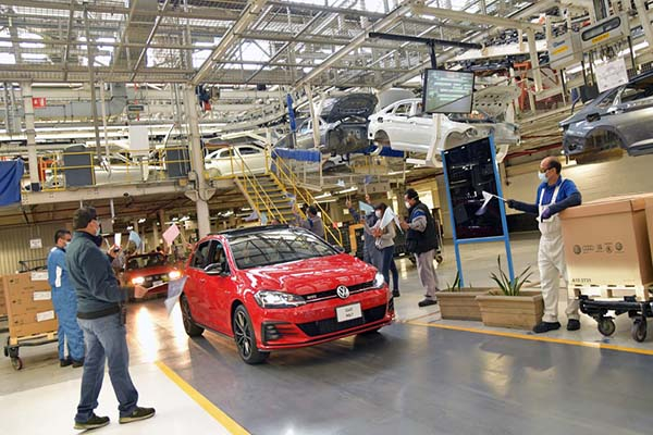 Volkswagen de México despide al modelo Golf