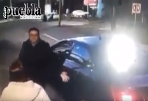 Automovilista patea a mujer guardia en fraccionamiento Vista Alegre de Puebla