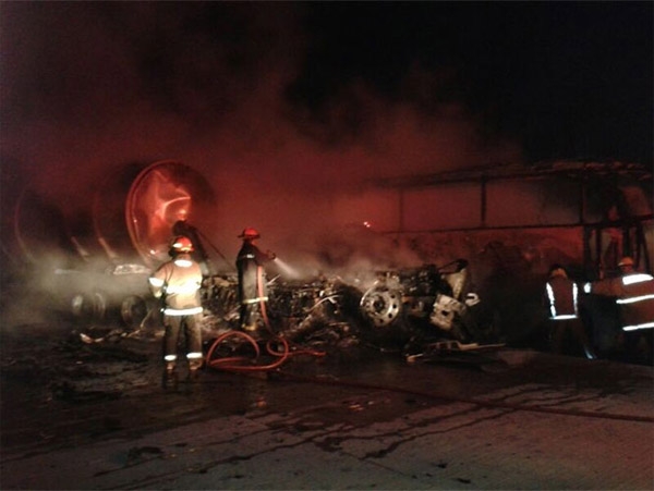 FOTOS: Se incendia camión de pasajeros en la México-Querétaro