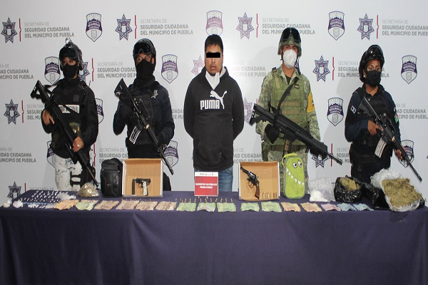 SSC Puebla y Guardia Nacional detienen a “El Checo”, narcomenudista del mercado Unión