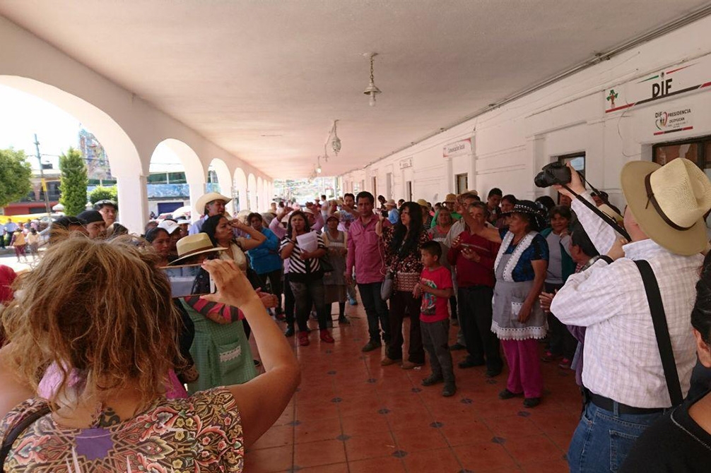 “Aarón no se murió, Antorcha lo mató!”, gritan pobladores de Ocoyucan
