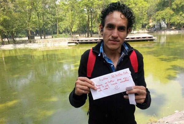 Millonario del DF deja sobres con dinero y da pistas en Twitter