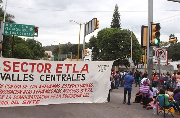 Suspenden otra vez examen para maestros en Oaxaca y Michoacán