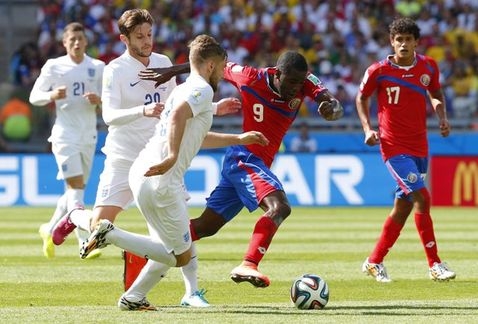 Costa Rica empató 0-0 ante Inglaterra y clasifica como primero de grupo