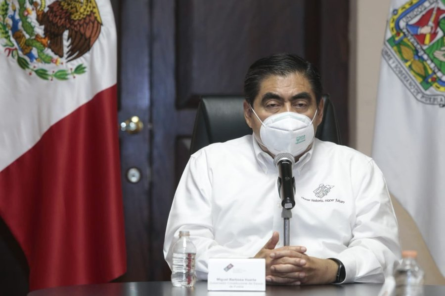 Barbosa pide a policías estatales que no se dejen utilizar y los llama al diálogo