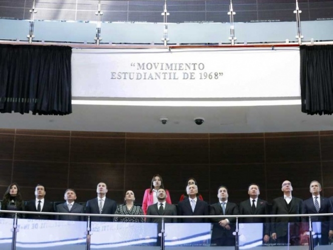 Senado desvela placa al Movimiento Estudiantil de 1968