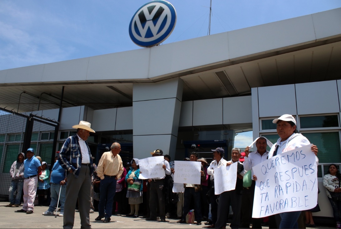 Campesinos protestan contra bombas antigranizo de VW; cerraron autopista