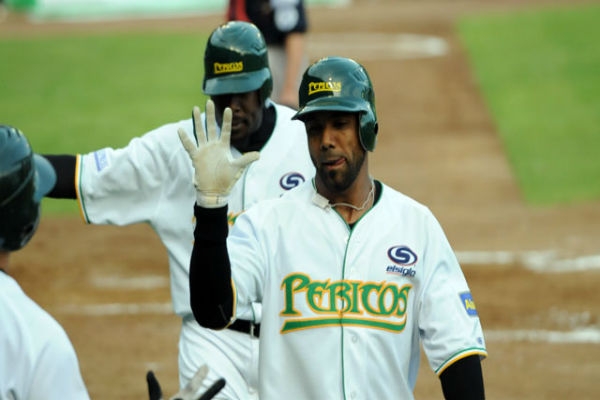 Pericos y Sultanes igualaron serie en doble cartelera