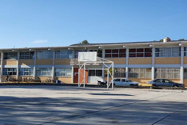 Corren a maestra por maltratar alumnos en primaria Coronango, y ahora no quieren nombrar una suplente