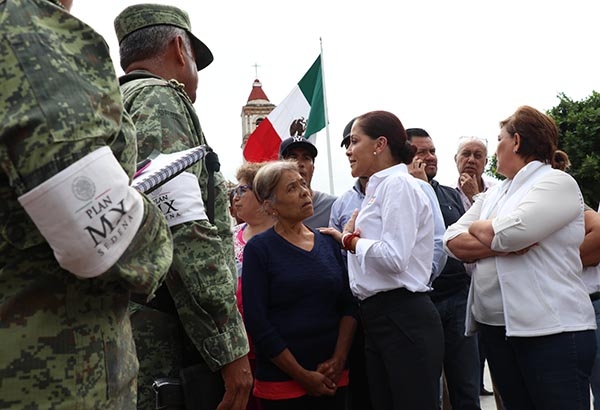 Dinorah López de Gali supervisa la entrega de apoyos en la Mixteca de Puebla
