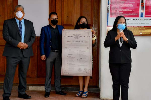 Lupita Daniel coloca Bando Solemne de Fiestas Patrias en Cuautlancingo