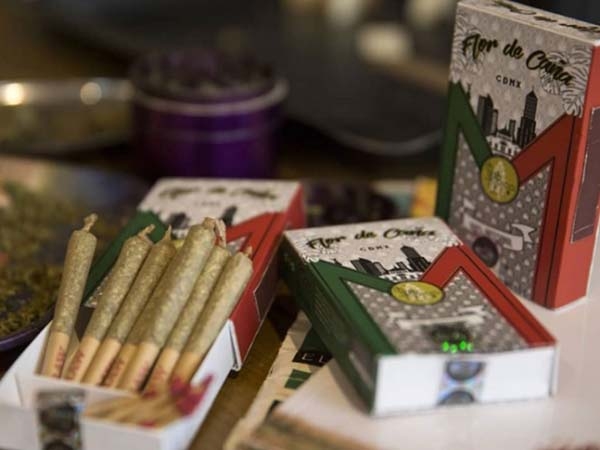 Cajetilla mexicana de cigarros de mariguana, ya a la venta