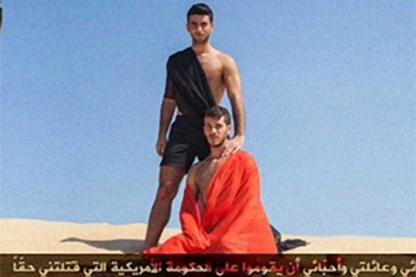 Indigna publicidad gay que recuerda a decapitados por EI