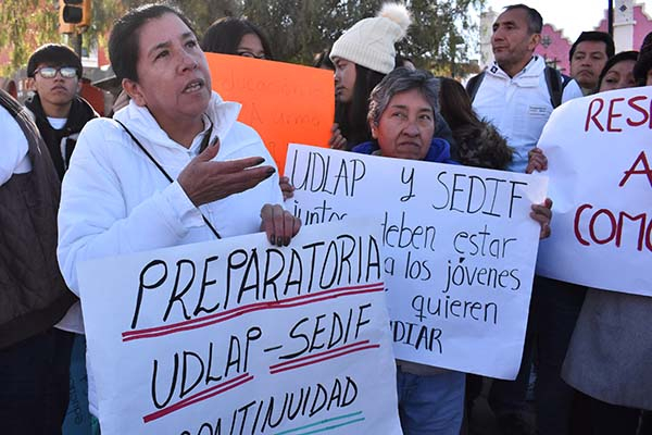 SEP garantiza que alumnos de prepa UDLAP-SEDIF continuarán con sus estudios