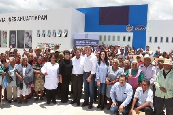 Tony Gali inauguró Centro de Salud en Santa Inés Ahuatempan