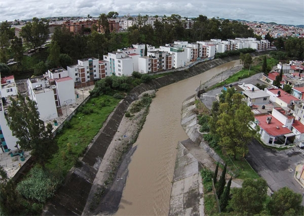 40 viviendas y escuela inundadas por crecida del río Alseseca en Puebla
