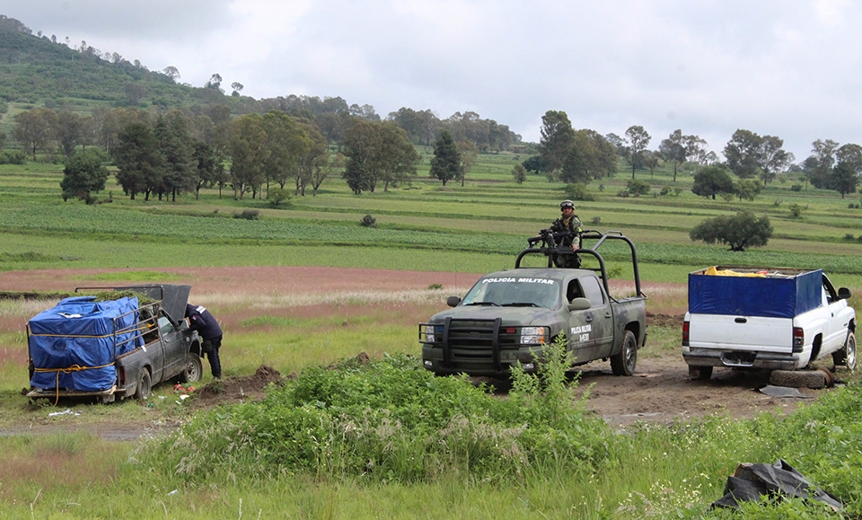 Aseguran camión, gasolina y a presunto huachicolero en Texmelucan
