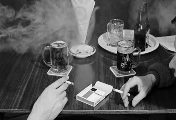 Beber o fumar, ¿qué hace más daño?