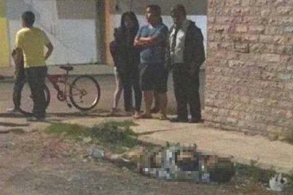 Tiran cadáver de un hombre en calles de Bosques de Manzanilla