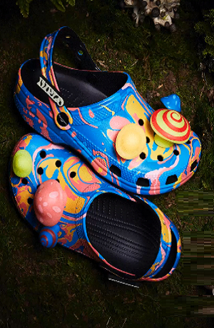 Crocs demanda a Walmart y minoristas por plagio de sus modelos